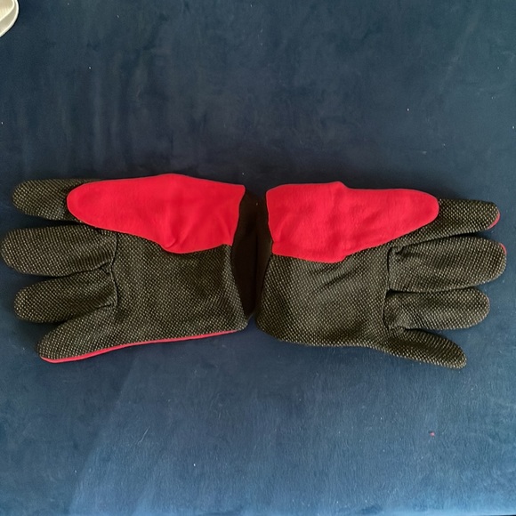 UGA work gloves. Size Large. - Picture 3 of 3